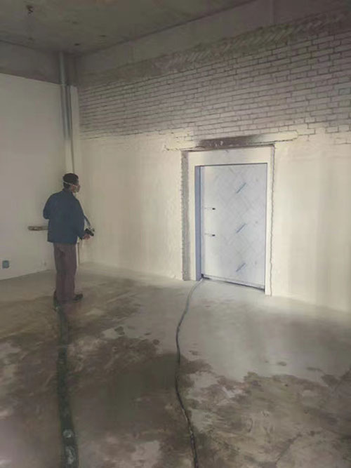 冷庫保溫噴涂聚氨酯發泡機(圖1) 冷庫噴涂保溫聚氨酯發泡案例