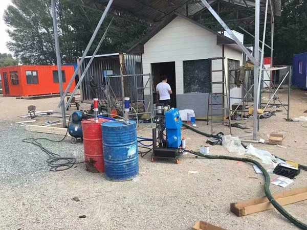 聚氨酯材料噴涂設備(圖1) Q2600聚氨酯材料噴涂設備
