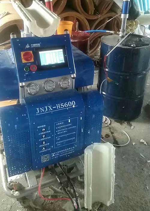 聚氨酯發泡灌注機(圖1) H5600D聚氨酯發泡灌注機