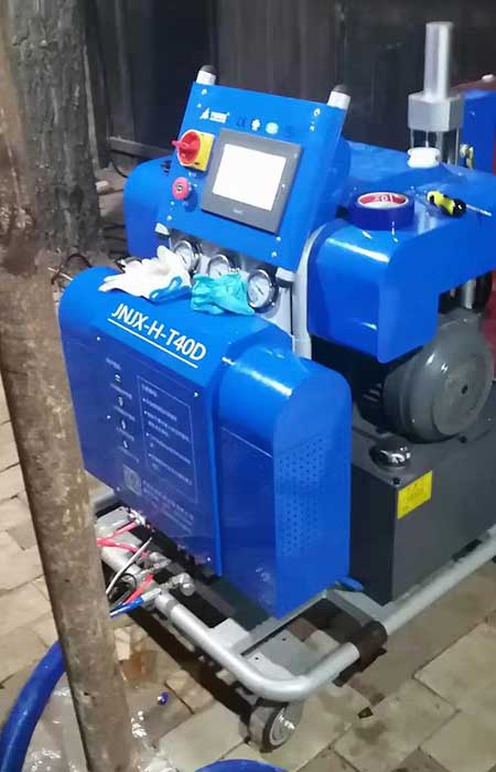 管道保溫的聚氨酯瓦殼用什么設備(圖2) T40D聚氨酯澆注機